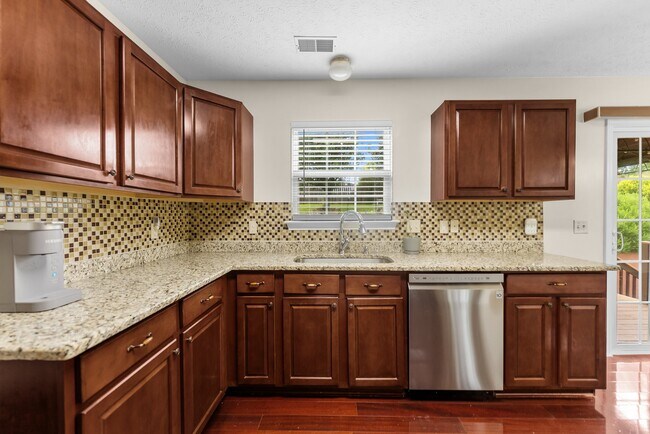 Foto del edificio - 7020 Timber Oak Dr