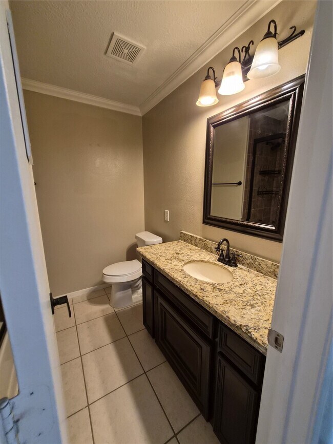 Foto del edificio - 5019 Jasmine Meadows Ln