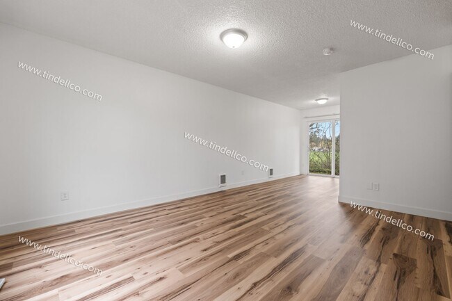 Building Photo - 17324 SW Merlo Rd