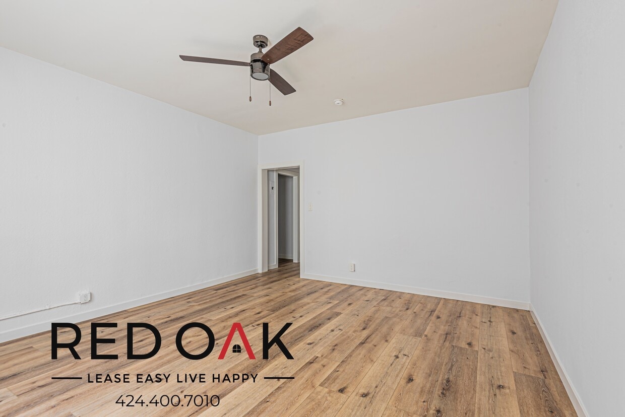 Foto principal - 960 S Oxford Ave