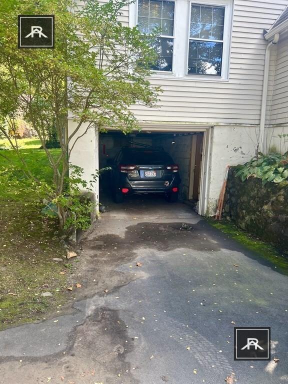 Building Photo - 3 bedroom in Newton MA 02459