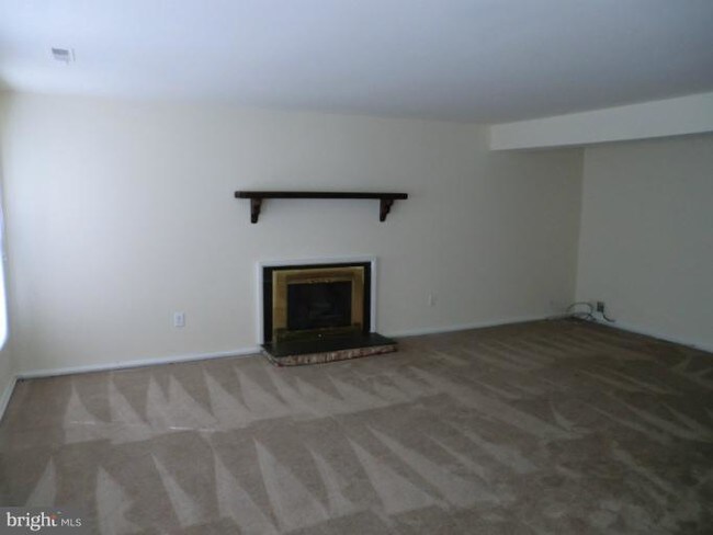 Building Photo - 8707 Brightwood Dr