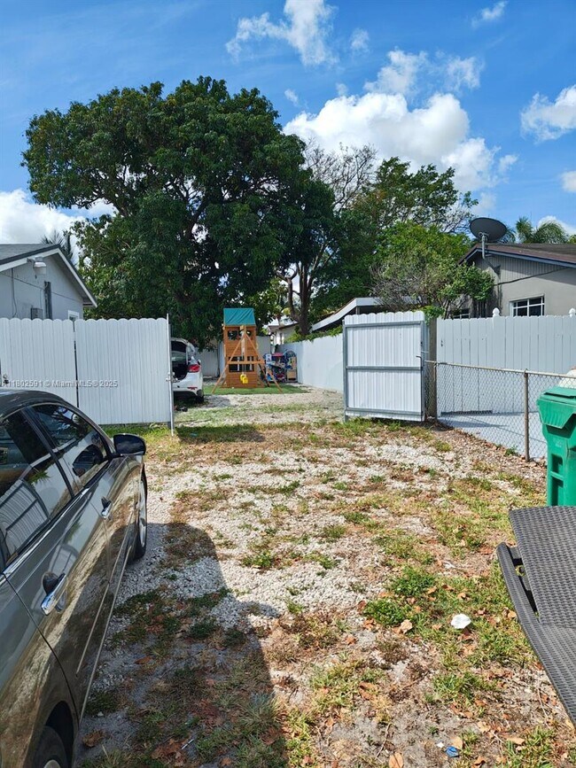 Building Photo - 3404 NW 181st St