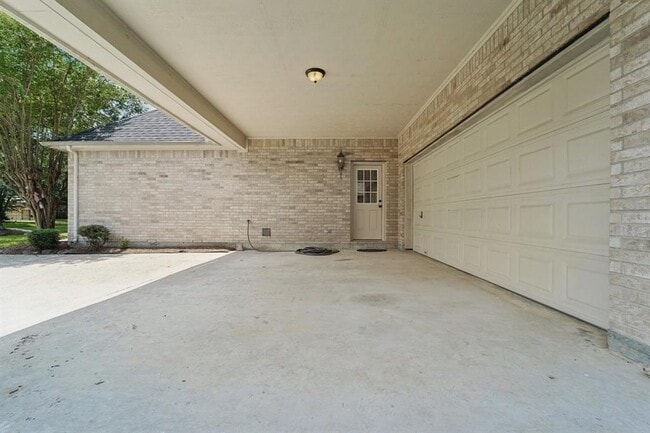 Building Photo - 11806 Regency Forest Dr