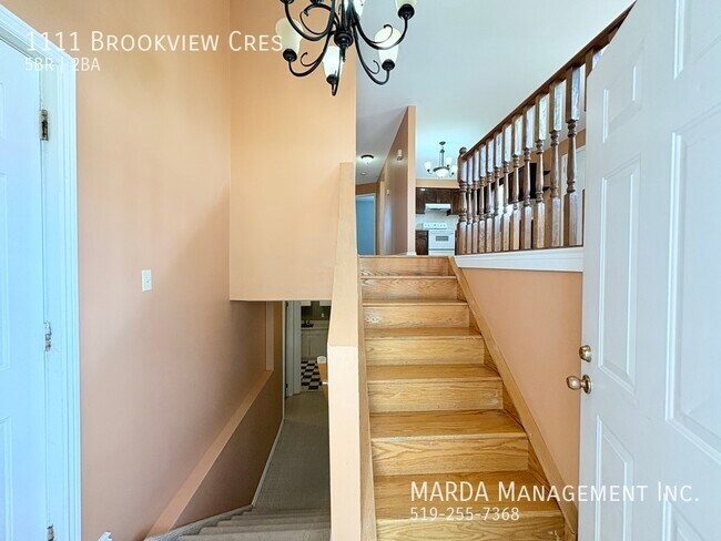 Building Photo - CHARMING 5 BEDROOM 2 BATH SPLIT LEVEL HOME...