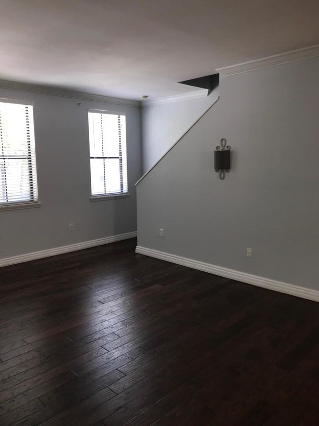 Building Photo - 675 Hibiscus St