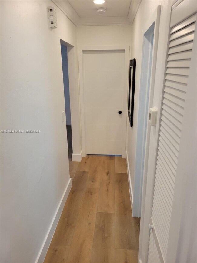 Foto del edificio - 1401 NE 118th St