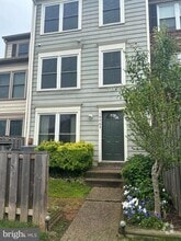 Building Photo - 10465 Dylan Pl
