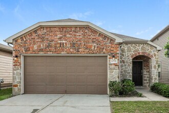 Building Photo - 14715 Sierra Garden Dr