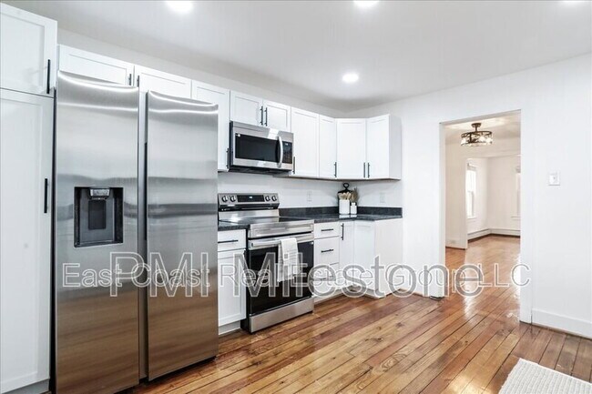 Foto del edificio - 16 Woods Ln