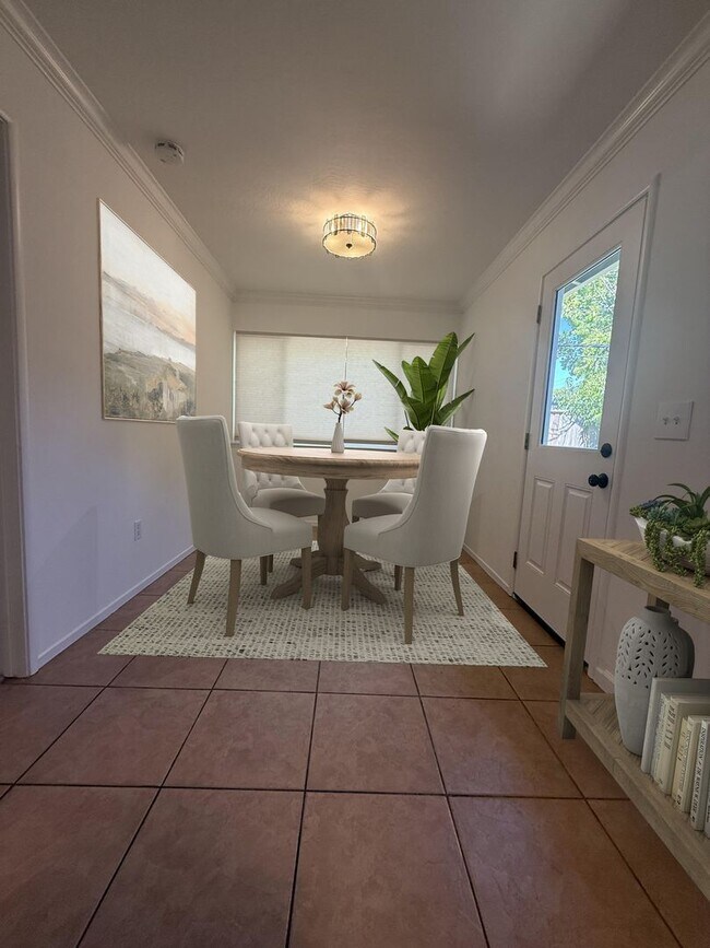 Building Photo - Beautiful 3 bedroom and 1 bathroom home in Arden Arcade!