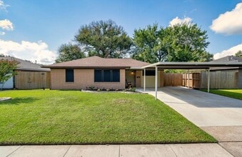 Building Photo - 103 Midway Dr