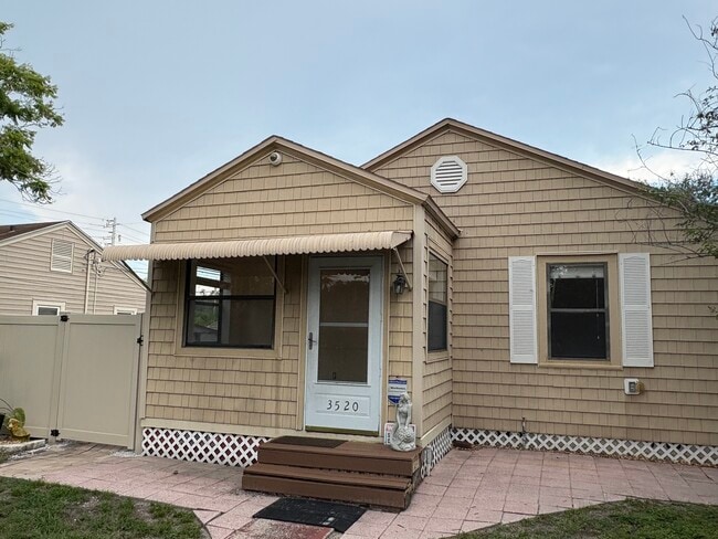 Building Photo - 3520 3rd Ave N