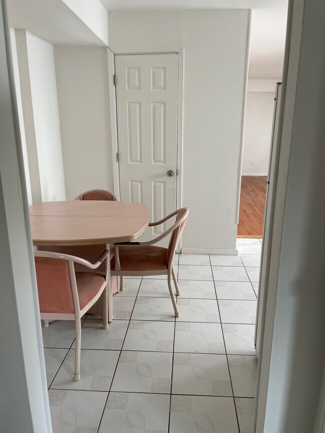Foto del edificio - 346 Klondike Ave
