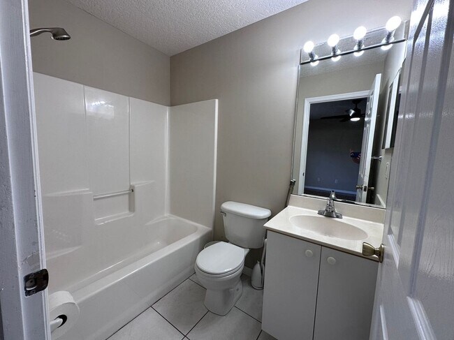 Foto del edificio - 474 SW Fields Ave