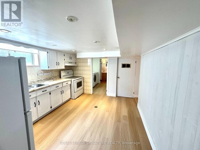 Building Photo - 36 Ashmore Ave