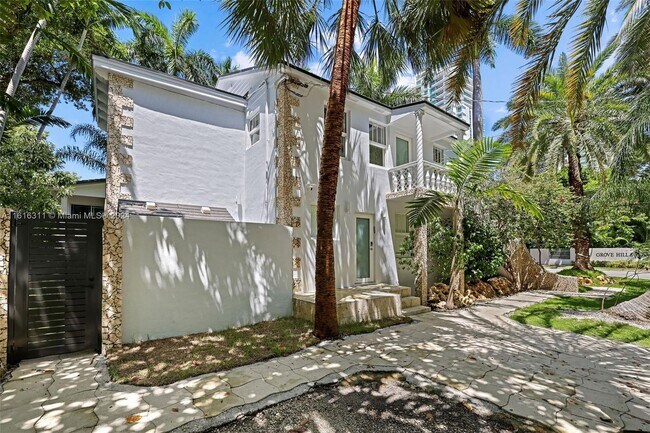 Building Photo - 2663 Tigertail Ave