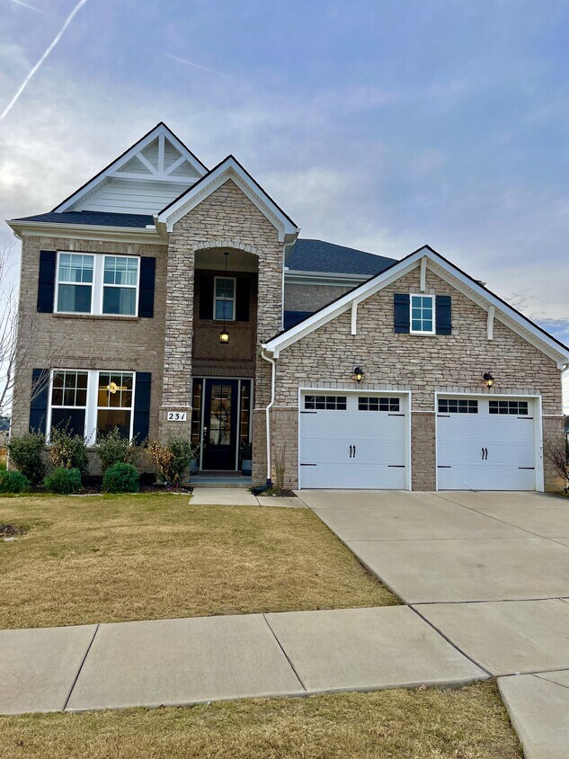 Primary Photo - 231 Campbell Cir
