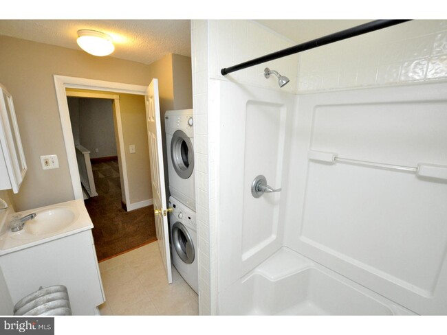 Building Photo - 47 S Bridgeboro St