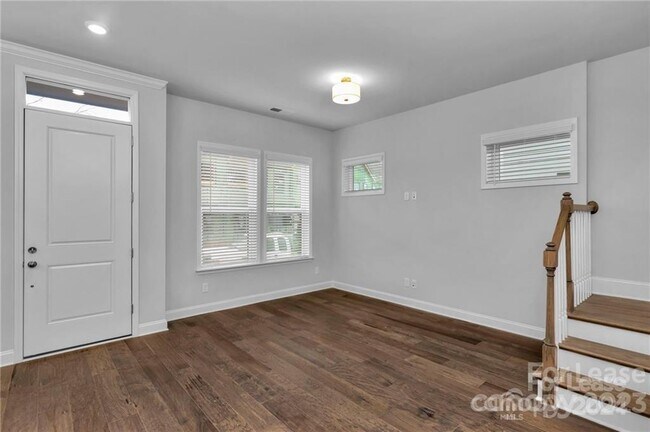 Building Photo - 6327 Southgrove St