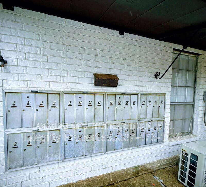 Building Photo - 7324 Menlo Dr