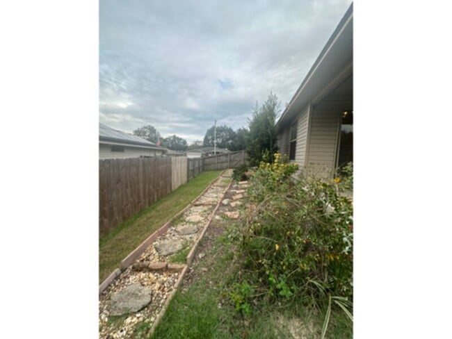 Building Photo - 2255 Liberty Loop Rd