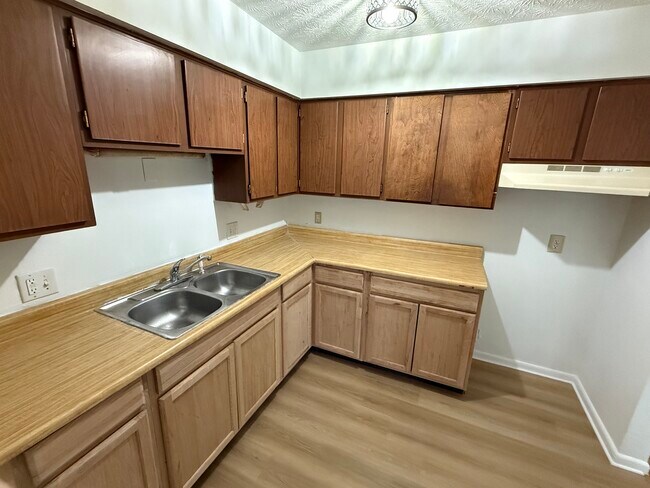 Foto del edificio - 665 Cherry Hill Dr