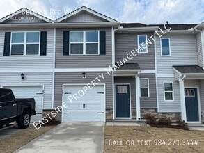 Building Photo - 405 Belgian Red Wy