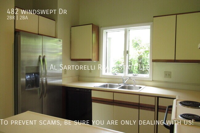 Building Photo - Gorgeous mountain views in quiet community...