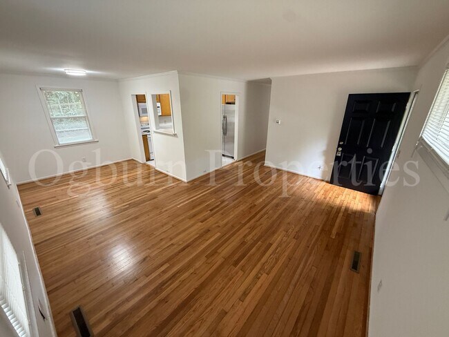 Building Photo - 2843 Hermitage Dr