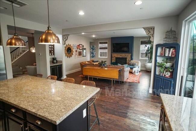 Building Photo - 22613 Dragonfly Ct