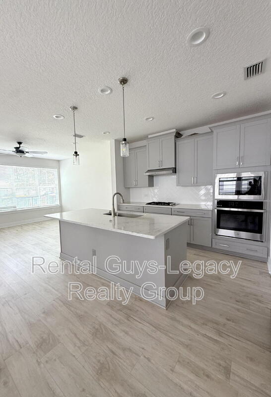 Foto del edificio - 409 Crestview Dr