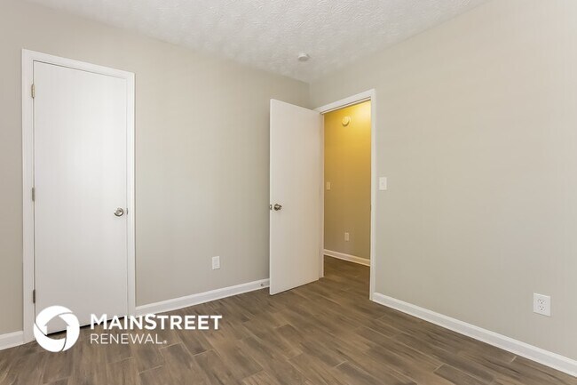 Foto del edificio - 6730 Greenbower Ln