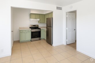 Building Photo - 604 S Bellview