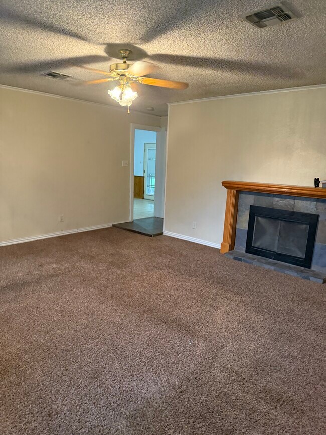 Foto del edificio - 613 W Rebecca Ave