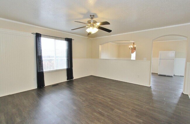 Foto del edificio - Spacious Home in Quiet Neighborhood