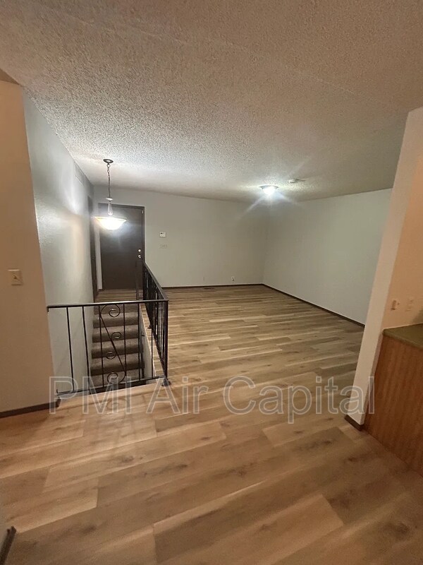 Foto del edificio - 1530 N Maybelle St