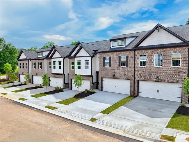 Foto del edificio - 5704 Urban Vlg Wy