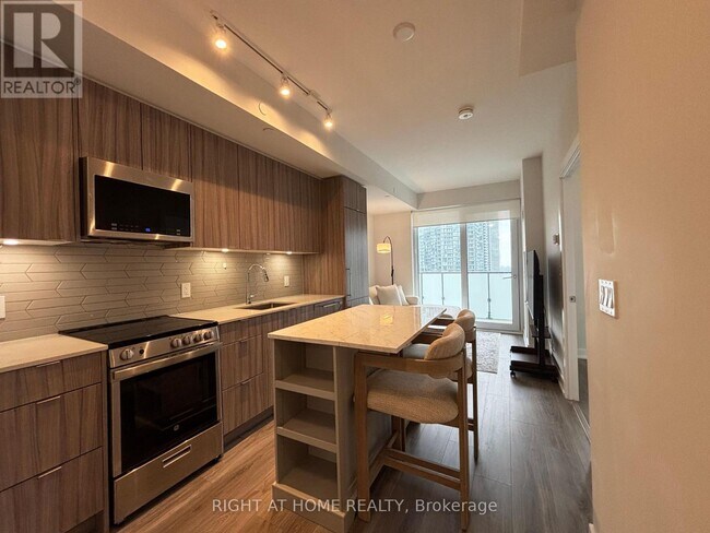 Building Photo - 4130 Parkside Village Dr