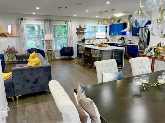 Foto del edificio - 496 W Melrose Cir