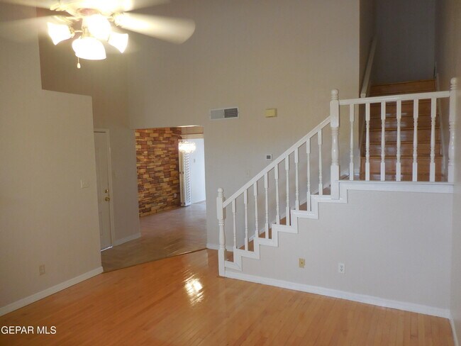 Foto del edificio - 11901 Van Gogh Dr