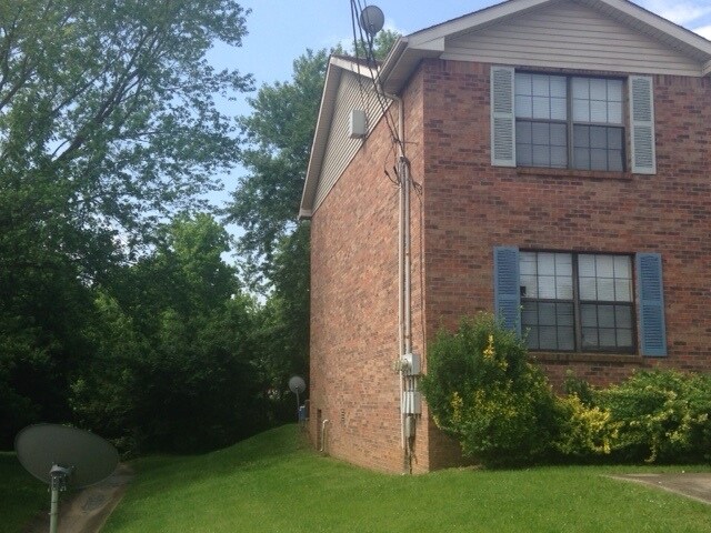Building Photo - 1618 Baltimore Dr