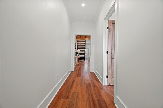 Foto del edificio - 1300 Twelve Oaks Ln