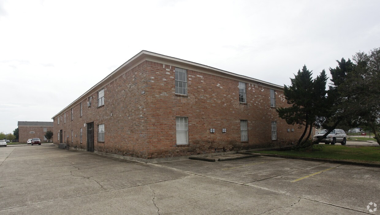 Foto del edificio - 6636 Titian Ave