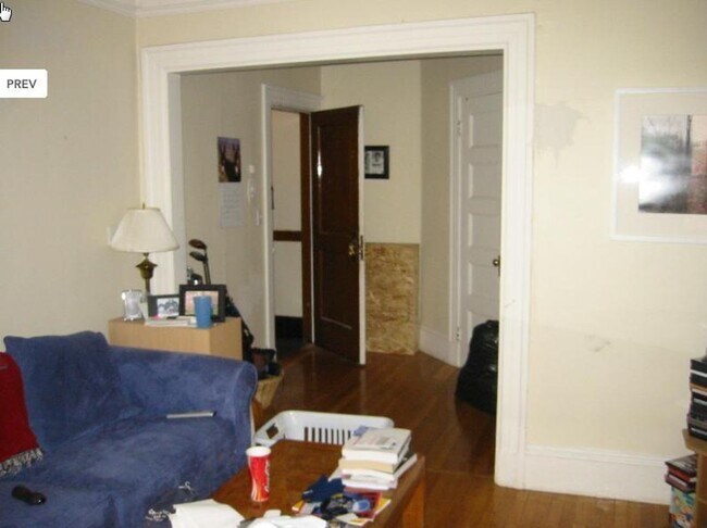 Foto del edificio - Beautiful 3 Bed Near BU • Heat & Hot Water Included • 1 Month Broker Fee Paid by Landlord • Hardw...