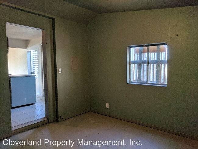 Building Photo - 3 br, 1.5 bath Apartment - 5028 Rohde Rd #2