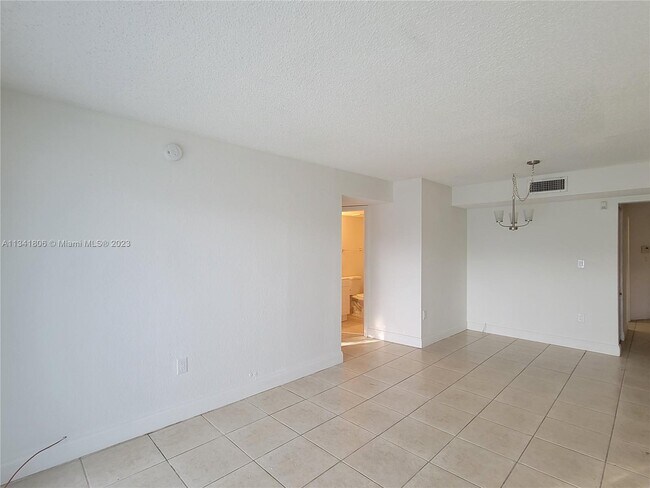Building Photo - 4215 N University Dr