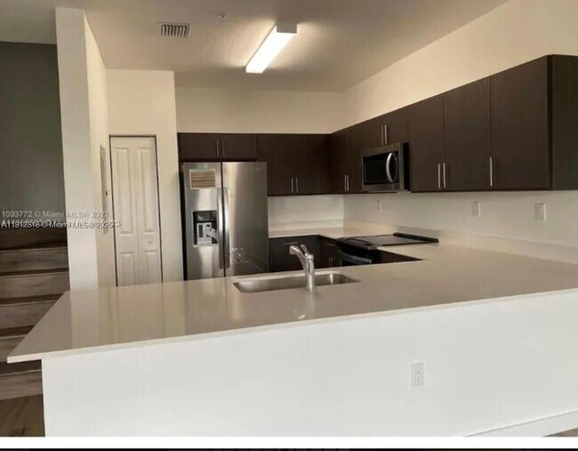 Foto del edificio - 15560 SW 136th St