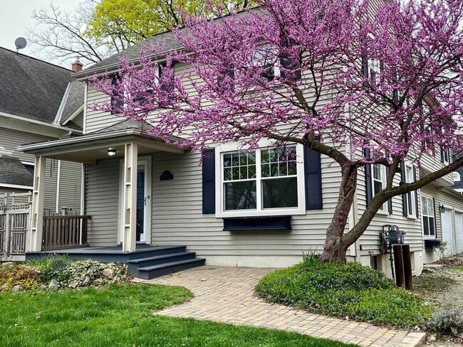 Foto del edificio - 834 S Main St