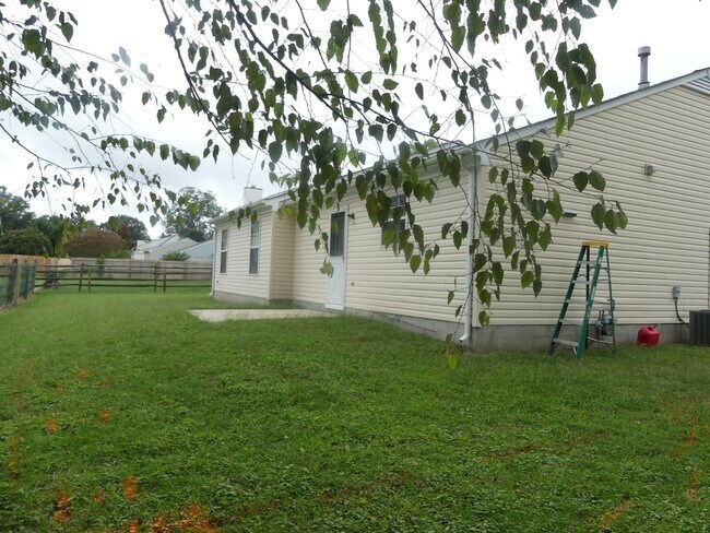Building Photo - 12 Compton Ct